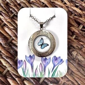 New Gold-Tone Butterfly Locket Pendant Necklace